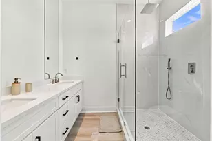 7948 Betty Boop St, Houston, TX 77028 - Photo 22