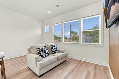 7948 Betty Boop Street #B, Houston, TX 77028 - Photo 6