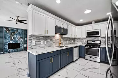 10911 Pecan Drive, La Porte, TX 77571 - Photo 8
