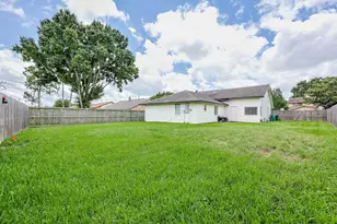 8619 Pottinger Dr, Houston, TX 77083 - Photo 20