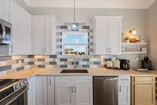 3931 Laguna Dr, Galveston, TX 77554 - Photo 12