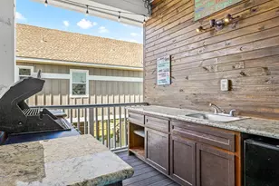3931 Laguna Dr, Galveston, TX 77554 - Photo 32