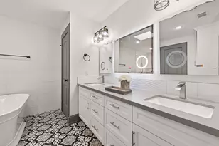 10054 Cedardale Dr, Houston, TX 77055 - Photo 22