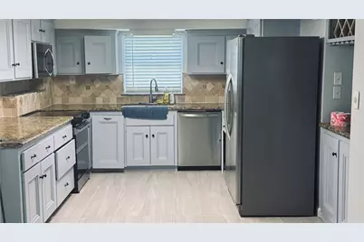 8720 Ocean Drive, Beach City, TX 77523 - Photo 6