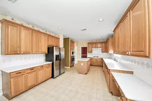 410 Barberry Ln, Baytown, TX 77520 - Photo 18