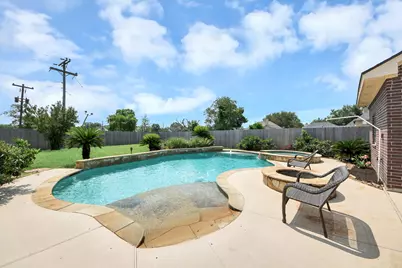 410 Barberry Lane, Baytown, TX 77520 - Photo 4
