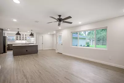 710 Thornwood, Shenandoah, TX 77381 - Photo 18