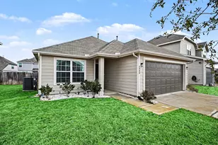 4906 Luke Mathew Dr, Rosharon, TX 77583 - Photo 2