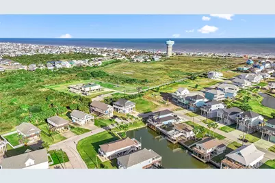 3935 Laguna Drive, Galveston, TX 77554 - Photo 10