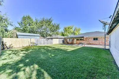 405 Linda Lane, Friendswood, TX 77546 - Photo 28