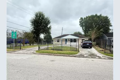 7562 Thurow Street, Houston, TX 77087 - Photo 2