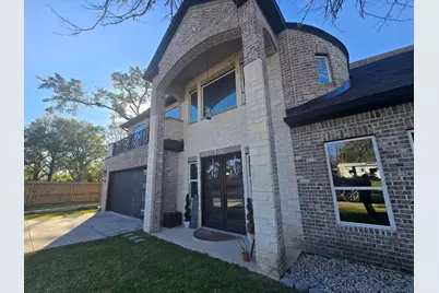 206 Elm Street, Highlands, TX 77562 - Photo 4