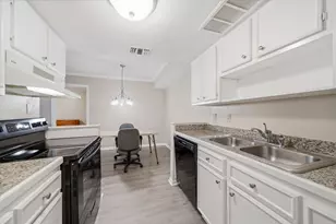 2350 Bering Dr, Houston, TX 77057 - Photo 8