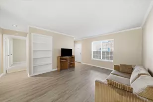 2350 Bering Dr, Houston, TX 77057 - Photo 1