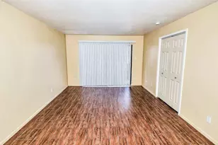 3035 Walnut Bend Ln, Houston, TX 77042 - Photo 6