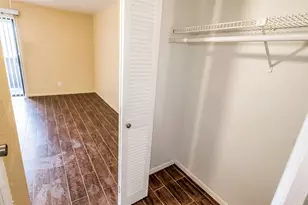 3035 Walnut Bend Ln, Houston, TX 77042 - Photo 20