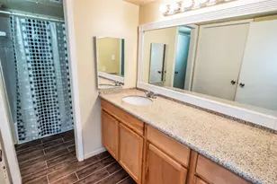 3035 Walnut Bend Ln, Houston, TX 77042 - Photo 14