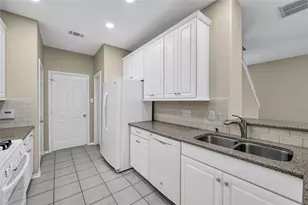 19 Peach Ridge Pl, The Woodlands, TX 77382 - Photo 12