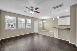 19 Peach Ridge Pl, The Woodlands, TX 77382 - Photo 8