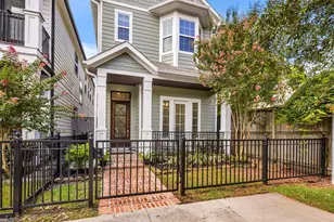 444 W 26th St, Houston, TX 77008 - Photo 1