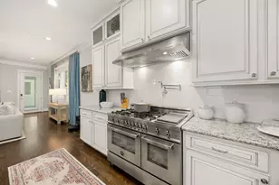 444 W 26th St, Houston, TX 77008 - Photo 12