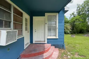 310 N Rock Island St, Angleton, TX 77515 - Photo 1