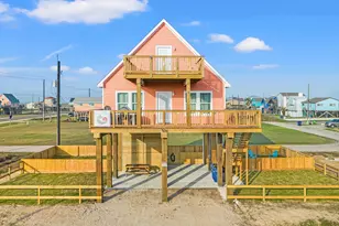 106 Pelican Pl, Surfside Beach, TX 77541 - Photo 1