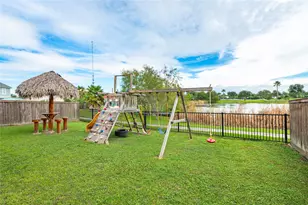 615 29th St, San Leon, TX 77539 - Photo 46