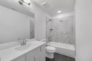 13706 Broadmoor Bay Dr, Texas City, TX 77568 - Photo 20