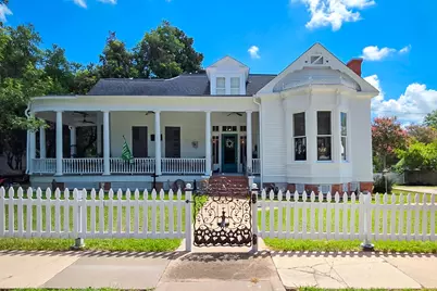 905 S Day Street, Brenham, TX 77833 - Photo 1