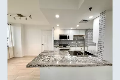 3525 Sage Road #703, Houston, TX 77056 - Photo 2