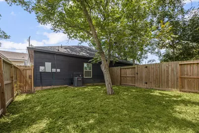 4651 Mallow Street #A/B, Houston, TX 77051 - Photo 16