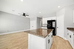 4651 Mallow St, Houston, TX 77051 - Photo 6