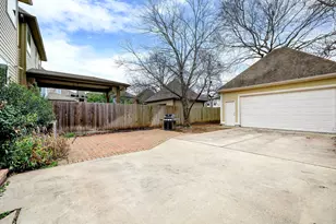 848 W 25th St, Houston, TX 77008 - Photo 12