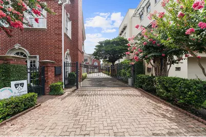 2222 Nantucket Drive #B, Houston, TX 77057 - Photo 2