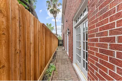 2222 Nantucket Drive #B, Houston, TX 77057 - Photo 32