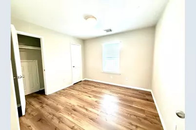 107 W Spindle Tree Circle, The Woodlands, TX 77382 - Photo 6