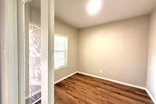 107 W Spindle Tree Cir, The Woodlands, TX 77382 - Photo 14