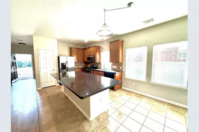 107 W Spindle Tree Circle, The Woodlands, TX 77382 - Photo 4