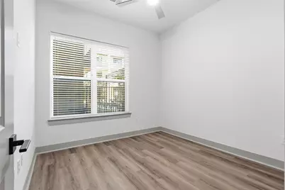 1950 Winrock Boulevard #B2, Houston, TX 77057 - Photo 12