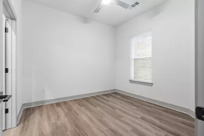 1950 Winrock Boulevard #B2, Houston, TX 77057 - Photo 6