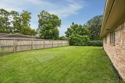2011 Victoria Court, League City, TX 77573 - Photo 20