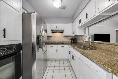 2011 Victoria Court, League City, TX 77573 - Photo 10