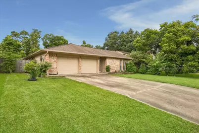 2011 Victoria Court, League City, TX 77573 - Photo 2