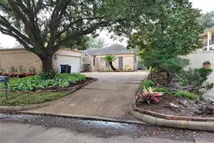 406 Fox Briar, Sugar Land, TX 77478 - Photo 2