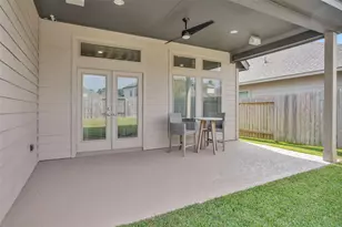 549 Cedar Harbor Ct, Conroe, TX 77304 - Photo 2