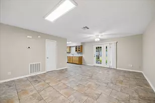 1110 E Rutgers Ln, Deer Park, TX 77536 - Photo 2