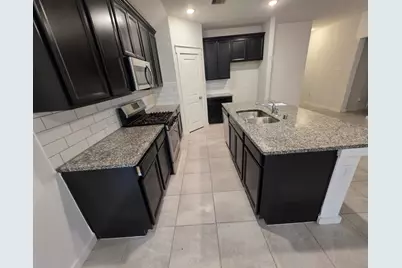 9222 Melmack Drive, Rosharon, TX 77583 - Photo 2