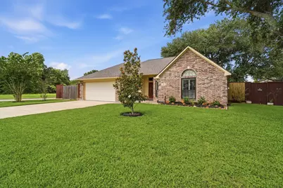 1996 Brentwood Drive, Alvin, TX 77511 - Photo 2