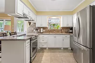 1301 Plantation Dr, Dickinson, TX 77539 - Photo 8